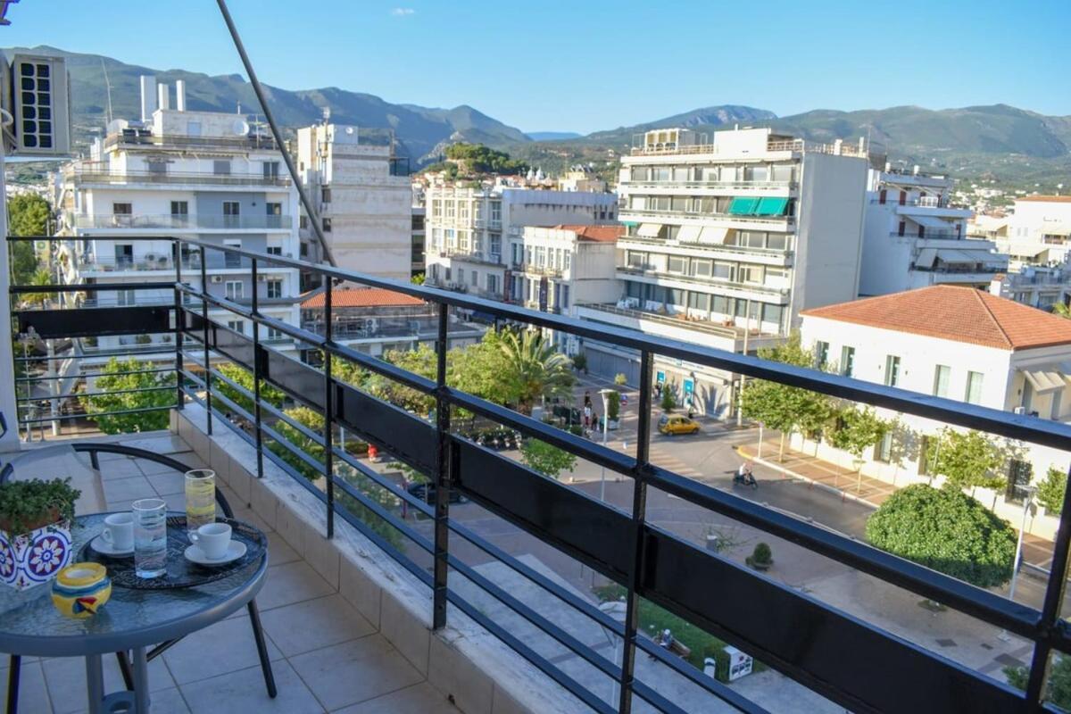 Cozy Flat On The Main Square, 10Min To The Sea Villa Kalamata Exteriör bild