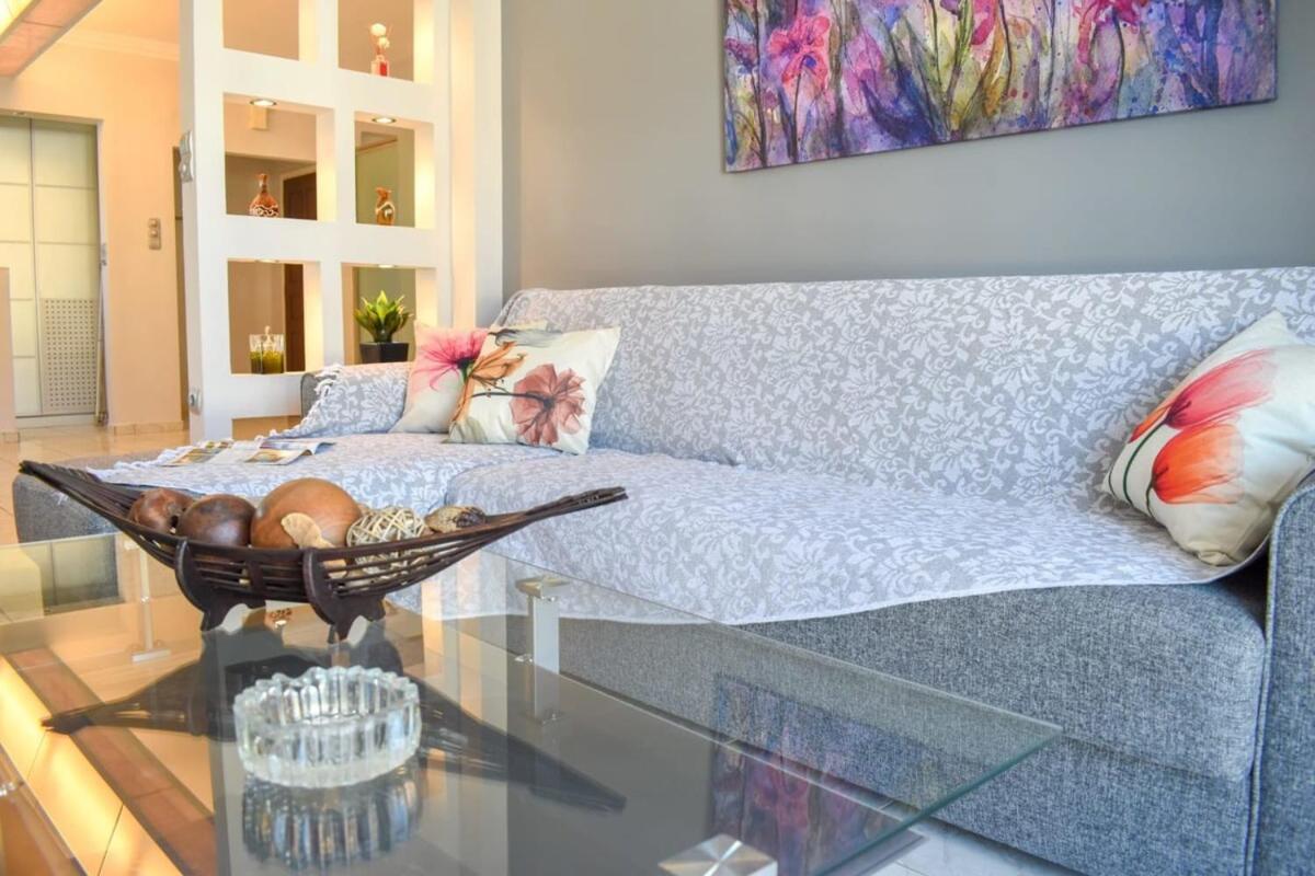 Cozy Flat On The Main Square, 10Min To The Sea Villa Kalamata Exteriör bild